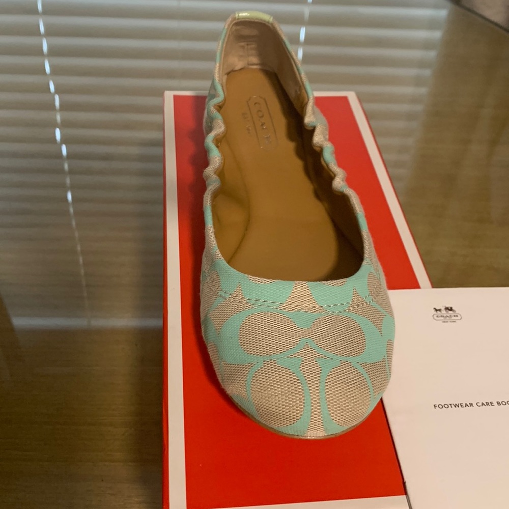 Coach flats